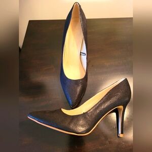 Marc Fisher ~ Darren2 Textured Pump